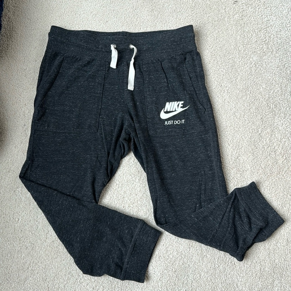 Nike Cropped Joggers Grey